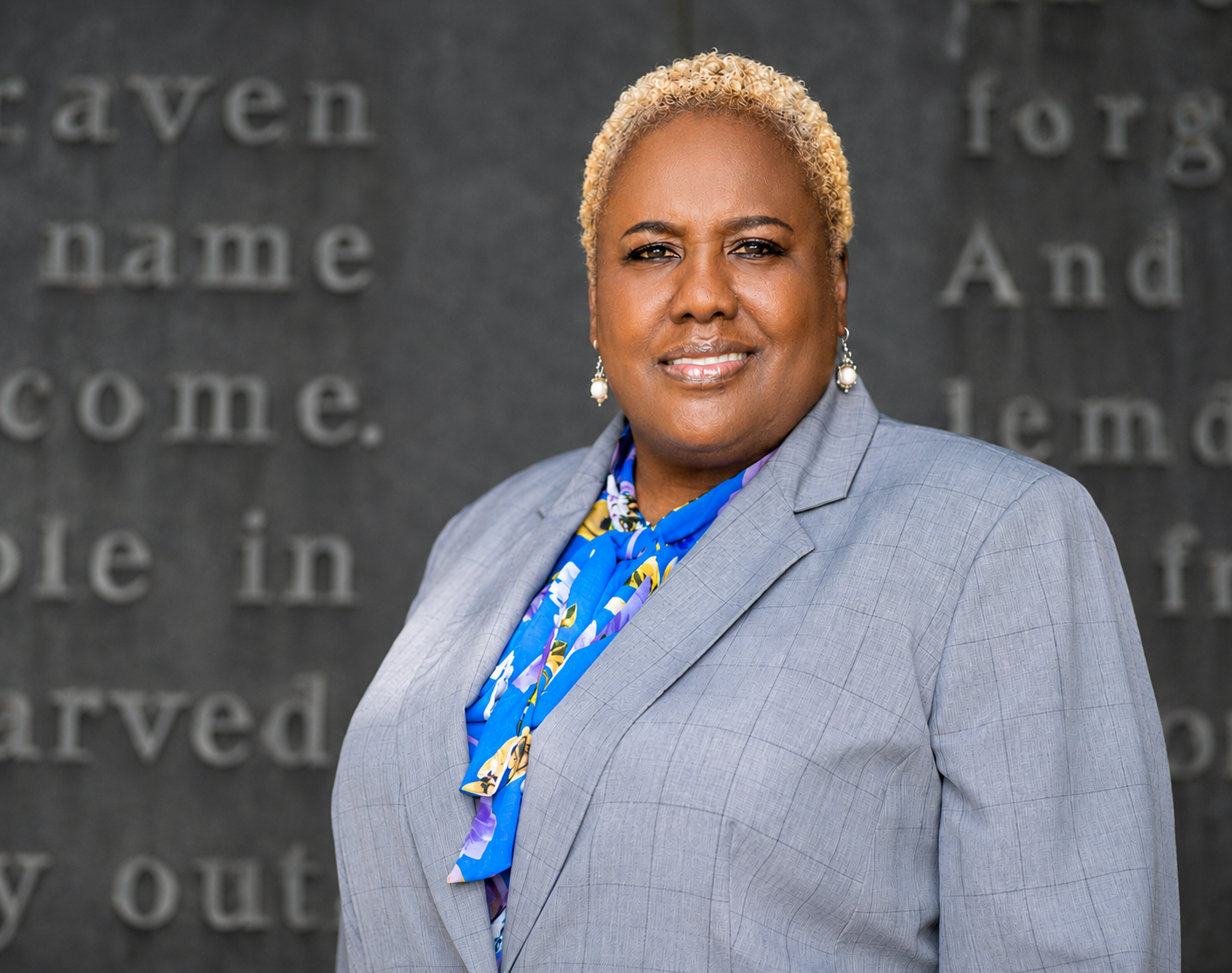 Doradee 'Dee' Farris — The Obituary Queen, Owner & Founder of Farris Media & Marketing Management